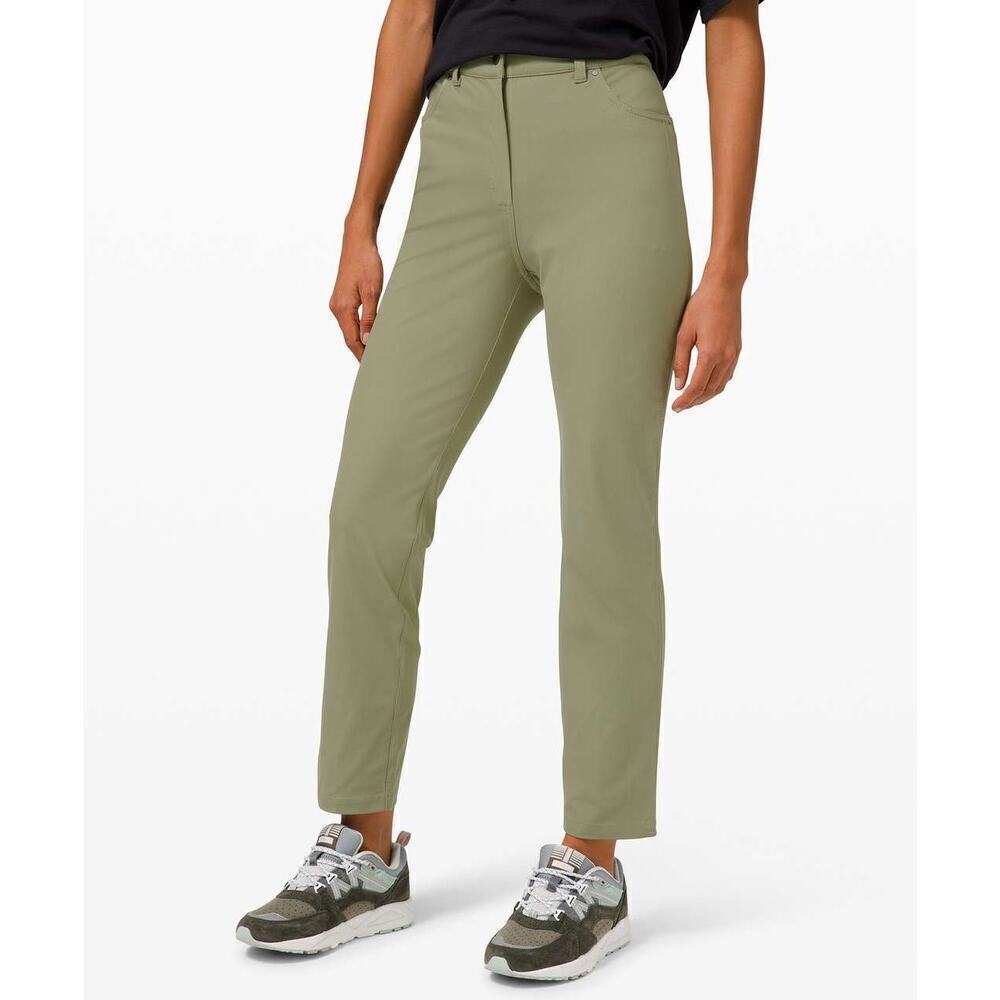 Lululemon City Sleek 5 Pocket 7/8 Pant
Rosemary Green Size 2